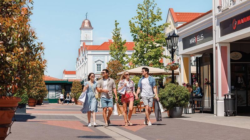 Vienna Designer Outlet Parndorf Half-Day Shopping Tour - Finding your way around the outlet
