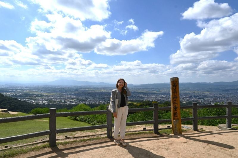 Wakakusa Hilltop Bus - Forty-five minutes on Mt. Wakakusa