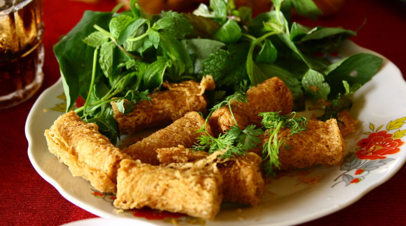 Walking Tour and Cooking Class in Hoi An - Craft workshops show another side of the town
