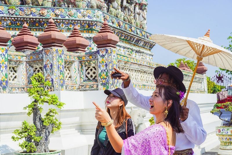 Wat Pho, Wat Arun & Flower Market Guided Walking Tour in Bangkok - Breakfast before Wat Pho