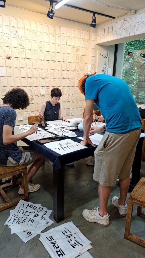 Write a Meaningful Korean Calligraphy Scroll in Insadong - Jeongju’s introduction to Hangul and calligraphy