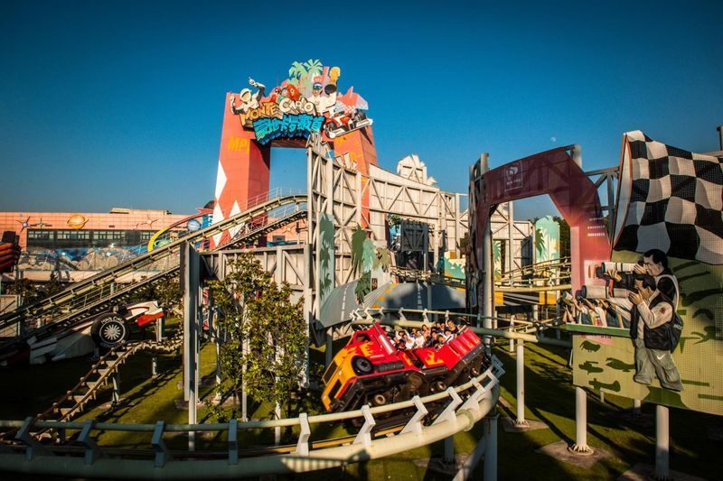 Wuhan Happy Valley Tickets - Thrills from coasters to the pendulum