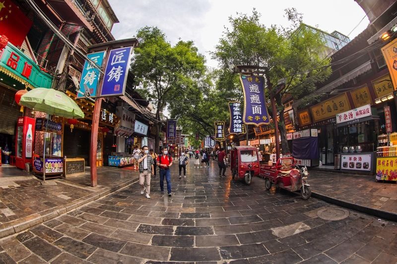 Xian Bell and Drum Tower & City Wall One-Day Small Group Tour - Walking the Muslim Quarter to the Drum Tower