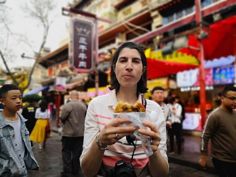 Xian Dongxin Street & Yongxingfang 3-Hour Food Tour - Back lanes, food stalls, and open kitchens