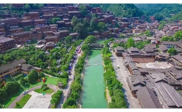 Xijiang Qianhu Miao Village Architecture & Day Trip to Local Villages - Lunch: Make Time for Sour Soup