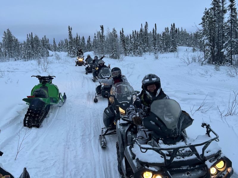 Yellowknife outdoor experience snowmobile - Crossing Great Slave Lake
