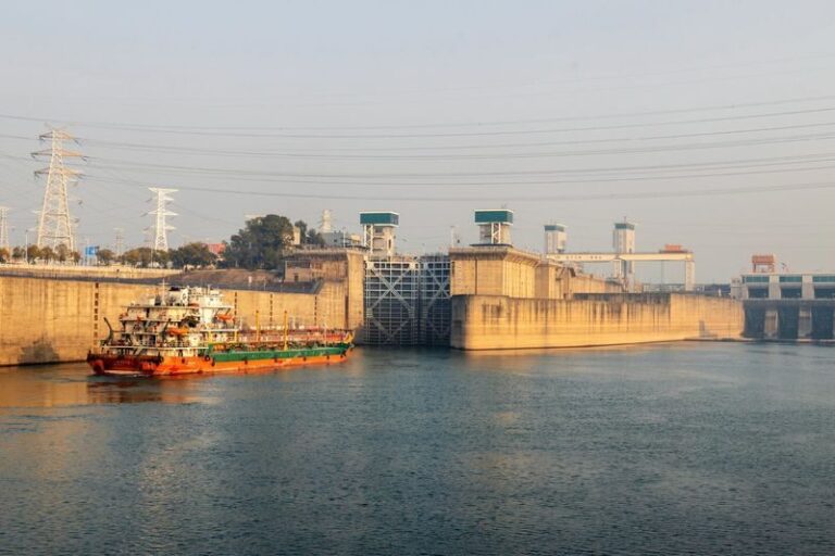Yichang Three Gorges Dam and Gezhouba Full-Day Cruise - What the Three Gorges Dam adds