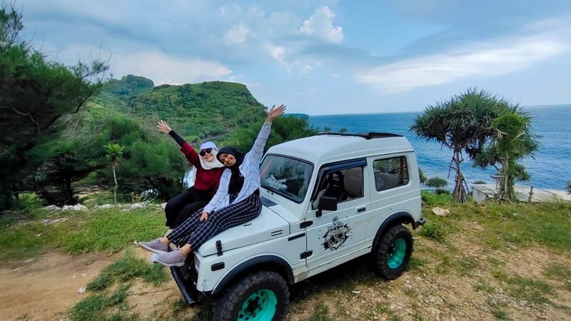Yogyakarta Southern Beaches and Sand Dunes Off-road Adventure - What the 90-minute short trip includes