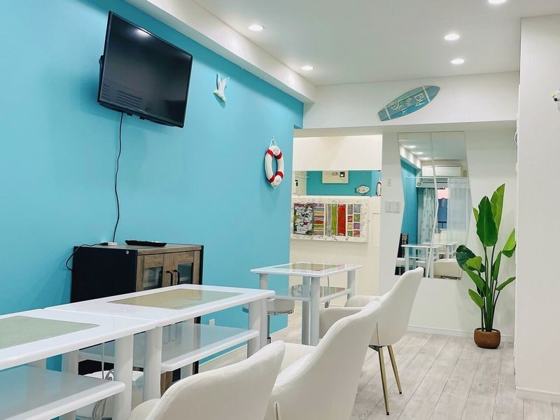 Yokohama Kannai nail salon Kaka nails - Gel products chosen for wear and color