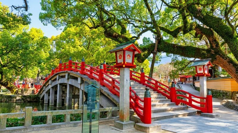 Yufuin no Mori Kyushu Yufuin & Special Train Experience & Umi Jigoku & Dazaifu One-Day Tour (Chinese and English Guide) - Boarding the Yufuin no Mori