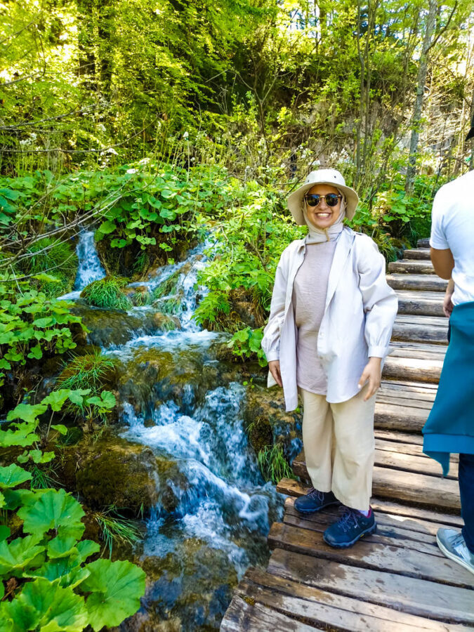 Zagreb Plitvice Lakes & Rastoke Full-Day Tour with Ticket - Plitvice Lakes: boardwalks, falls and changing water