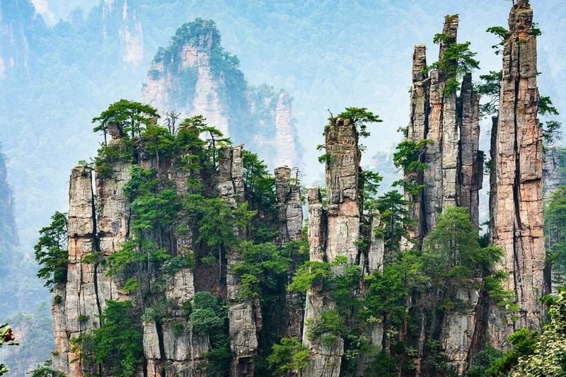 Zhangjiajie 3-Day Tour: Huangshizhai + Tianmen Mountain + Bailong Elevator - Day 1: Tianmen Mountain and the night towers