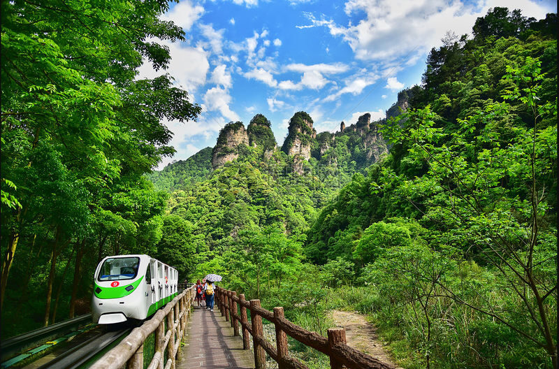 Zhangjiajie 5-Day Tour (Forest Park + Tianmen Mountain + Fenghuang Ancient City) - A show after the walking day
