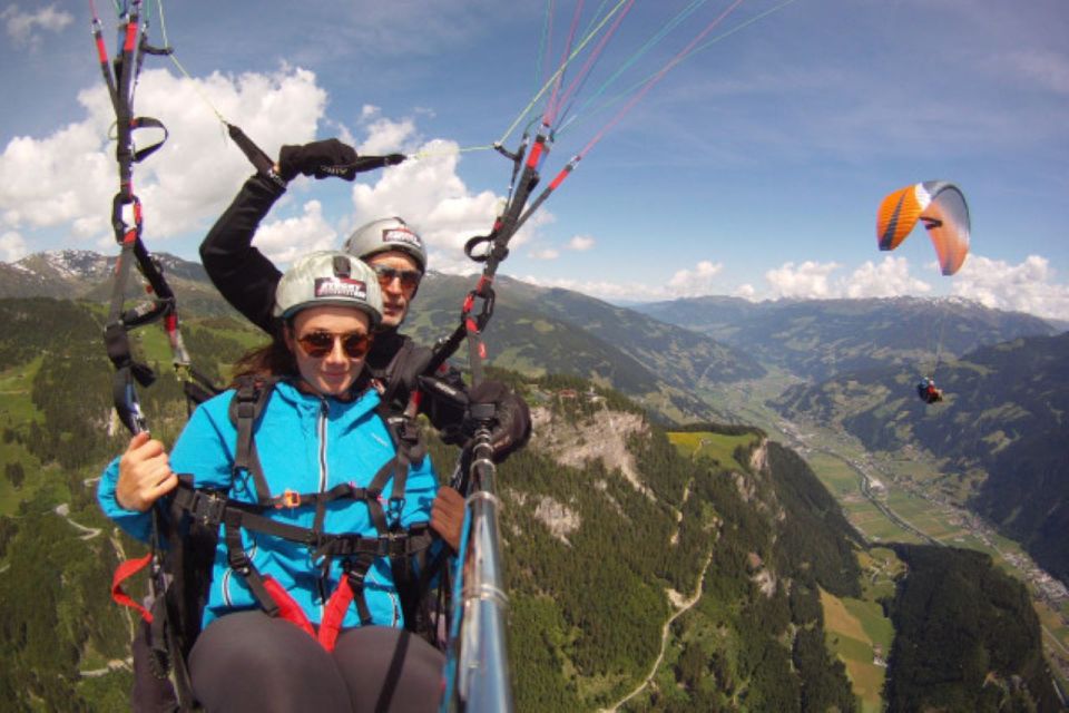 Fügen: Scenic Paragliding Flight - Thrilling Paragliding Experience