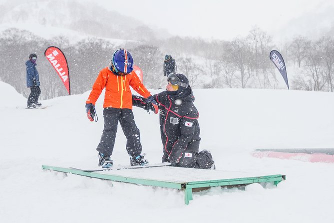 Niigata: Private Snowboarding Lesson  - Niigata Prefecture - Inclusions in the Package