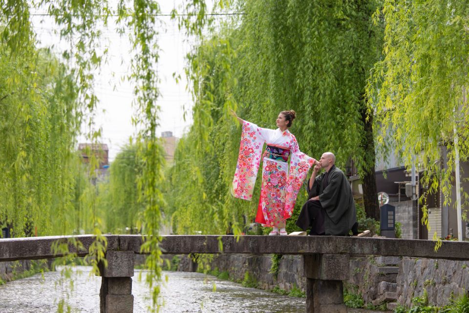 Kyoto: Private Romantic Photoshoot for Couples - Full Description