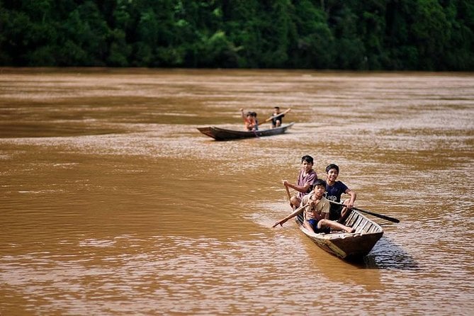Private Slow Boat Tour to Pak Ou Cave, Pottery Village and Kuangsi Falls - Visiting the Pottery Village