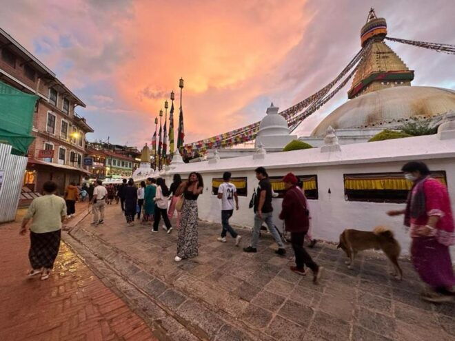 Bhaktapur र Boudhanath Stupa - Taking in Boudhas Tibetan Culture
