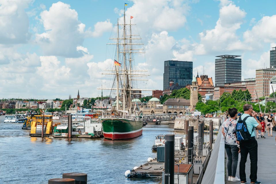 Hamburg: 1-Hour XL Port of Hamburg Cruise Tour - Highlights