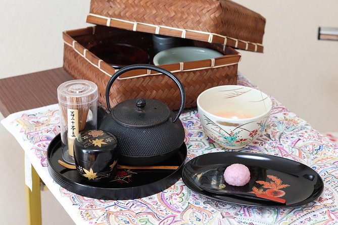 Sushi or Obanzai Cooking and Matcha With a Kyoto Native in Her Home - Learning the Art of Matcha