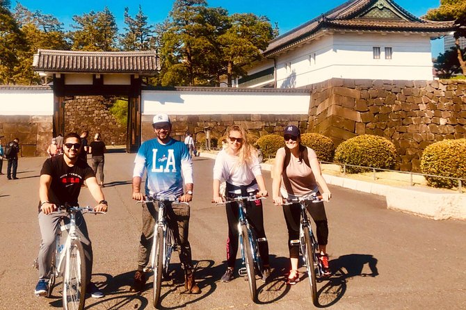 5-Hour Tokyo Historical Bike Tour Through Imperial Palace & Tsukiji