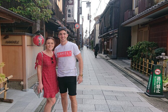 Gion and Fushimi Inari Shrine Kyoto Highlights With Government-Licensed Guide - Government-Licensed Guide: Your Expert Companion