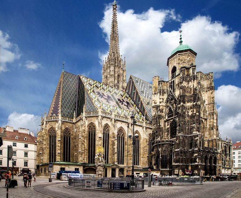 Vienna: Sightseeing Tour in an Family Electric Classic Car - Free Cancellation and Duration