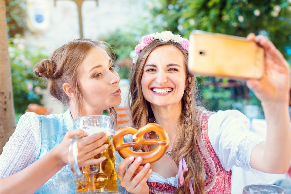 München: Oktoberfest Experience and Lunch in Tent - Festival Highlights