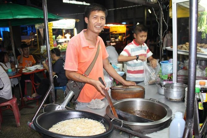 Small-Group Chiang Mai Evening Street Food Tour - Dietary Requirements and Accessibility