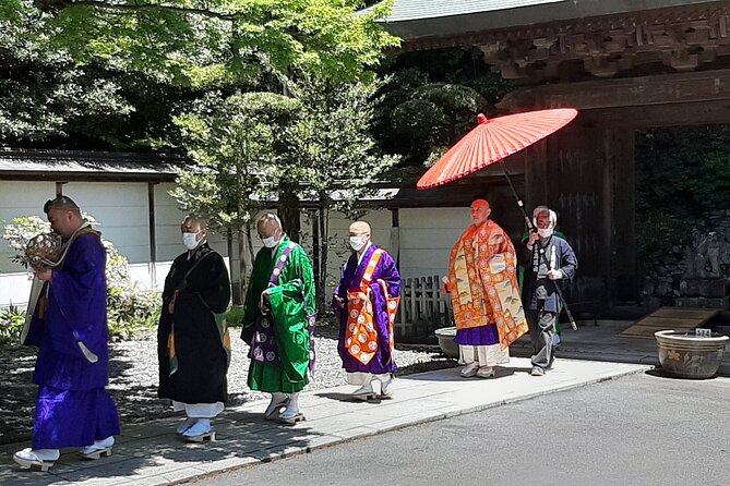Full Day Hiking Tour at Mt.Takao Including Hot Spring - Group Activities