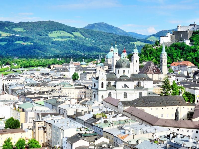 Salzburg()