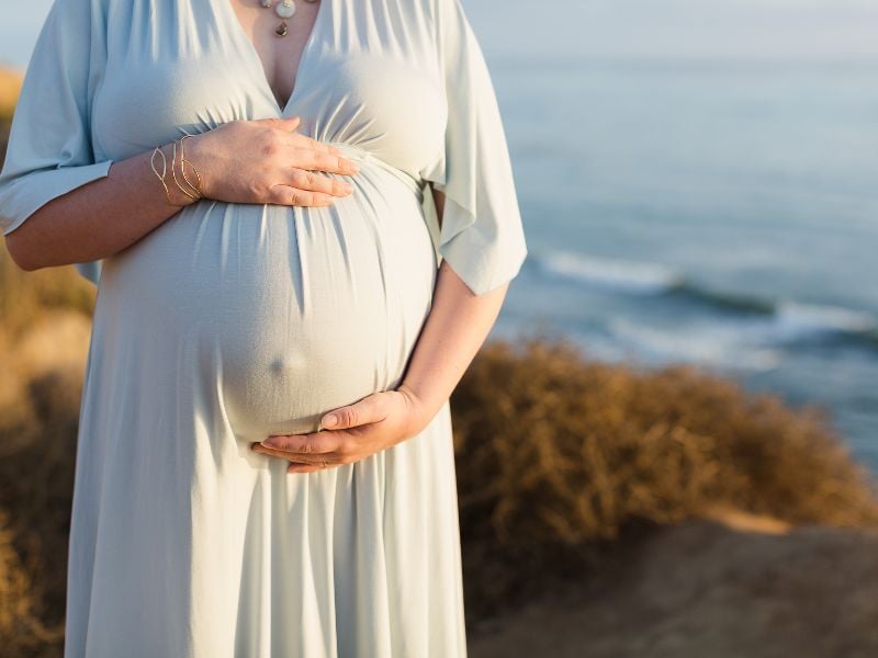 Tips for Traveling While Pregnant()