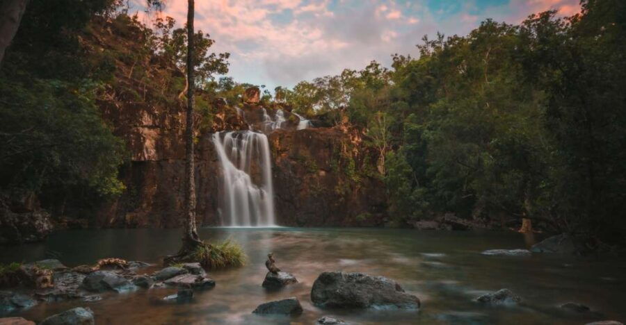 Airlie Beach: Cedar Creek Falls & Northerlies Beach Day Trip
