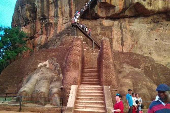 All Inclusive Private Day Trip Sigiriya and Dambulla Caves With More