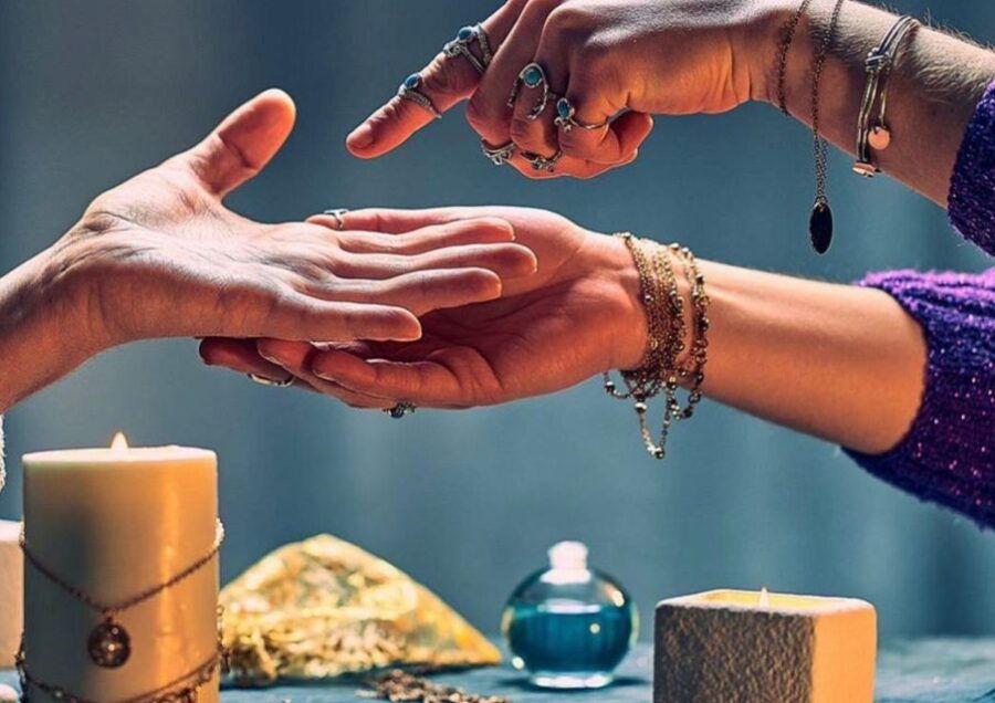 Bali: Temple Visit With Palm Reader & Fortune Telling Option