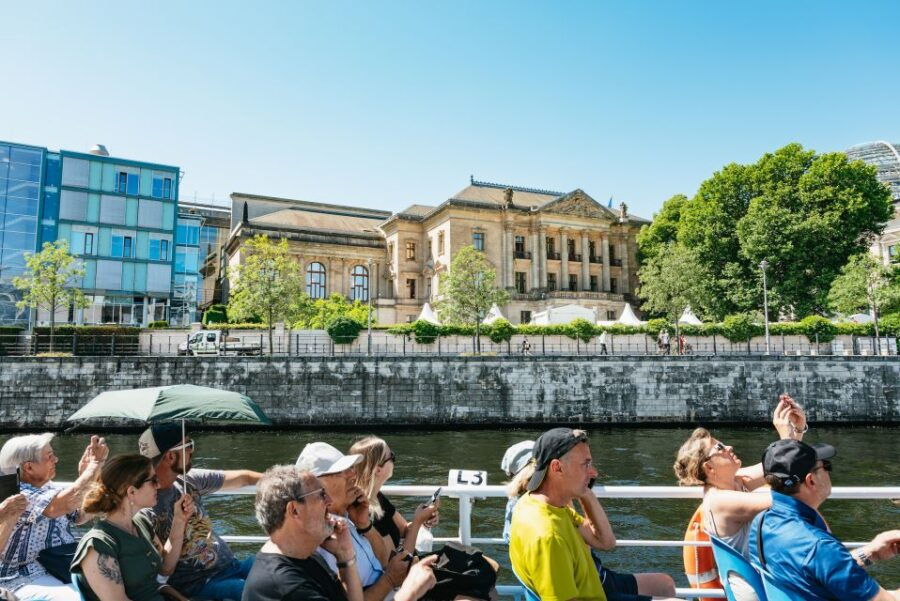 Berlin: 1-Hour City Tour by Boat With Guaranteed Seating - Good To Know