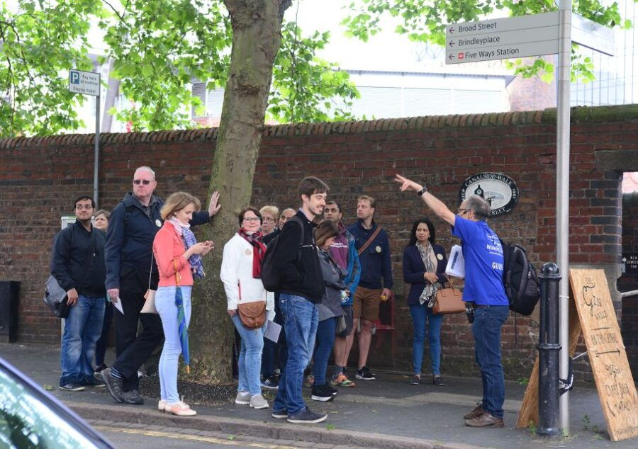 Birmingham: Victorian Canals to Todays City Walking Tour