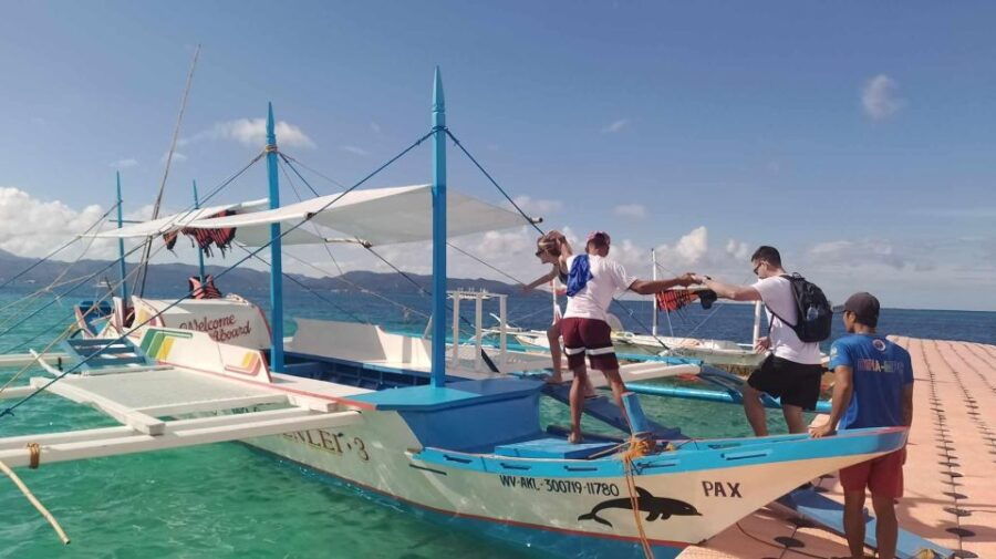 Boracay Island Hopping With Private Boat Experience