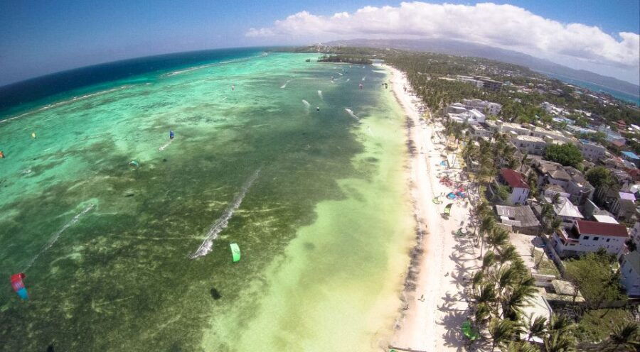 Boracay: Kiteboarding Beginner Course