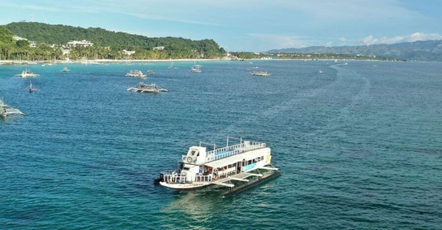 Boracay: Sunset Boat Party With Snacks
