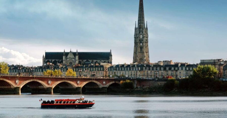 Bordeaux: Scenic River Cruise With Commentary and Canelés - Good To Know