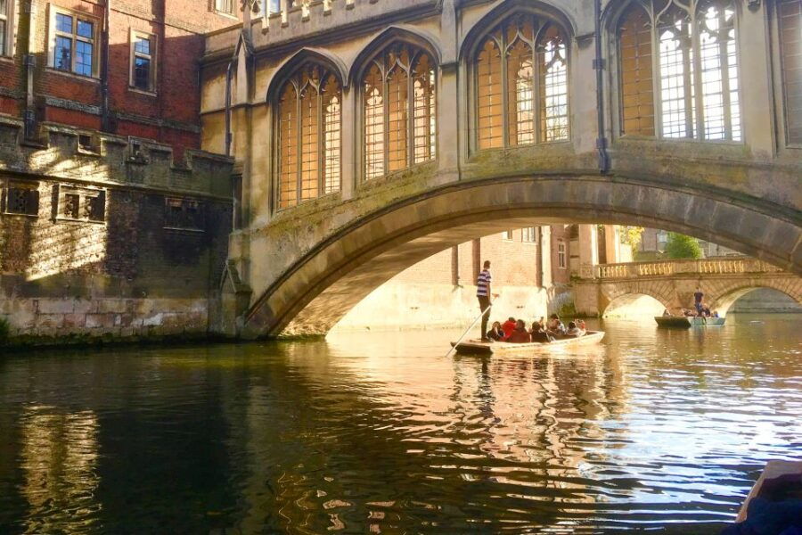 Cambridge: Guided Punting Tour - Good To Know