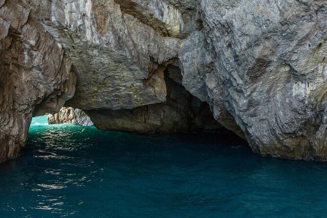 Capri Island Boat Ride With Swimming, Sights, and Limoncello
