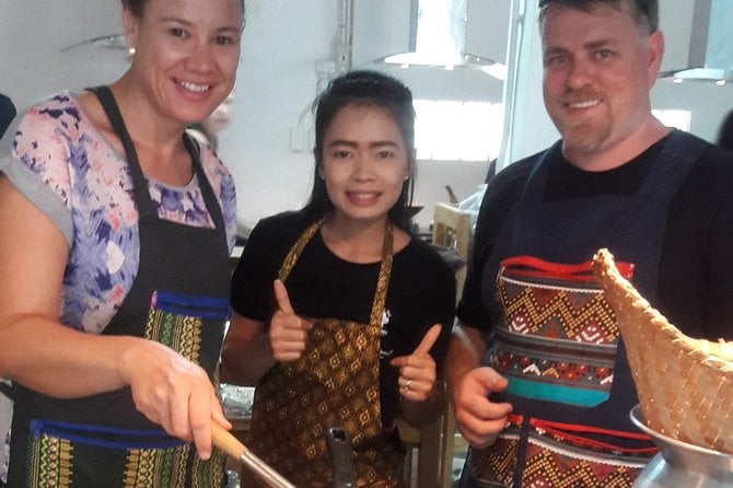 Choose 5 Dishes: Half-Day Cooking Class in Sukhumvit With Market Tour