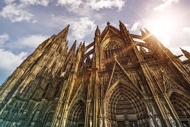 Cologne Highlights 2h Privat Walking Tour With Own Tour Guide.