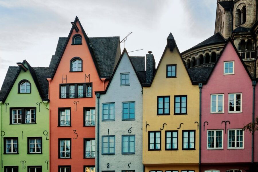 Cologne: Highlights Self-Guided Scavenger Hunt & Tour
