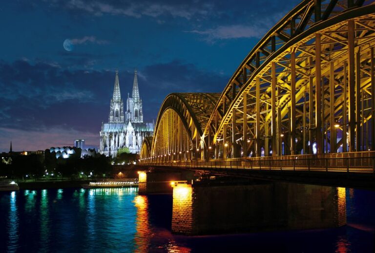 Cologne: Private Walking Tour of City Center