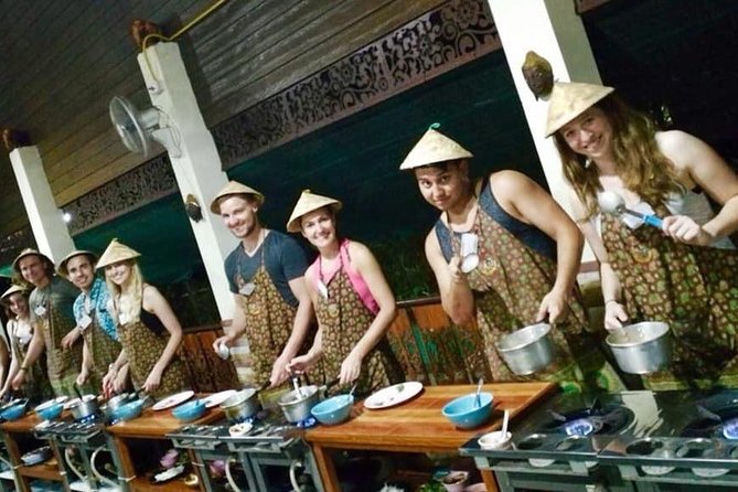 Cooking Evening Class Chiang Mai Visit Organic Garden and Market - Good To Know
