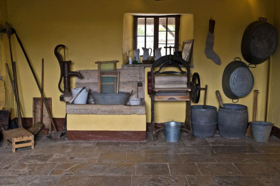 Downton Abbey Filming Locations & Highclere Castle Tour - Good To Know