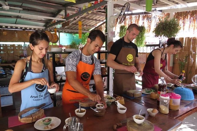 เรียนสอนการทำอาหารไทยในช่วงเช้าโดย Aromdii Cooking School - Good To Know